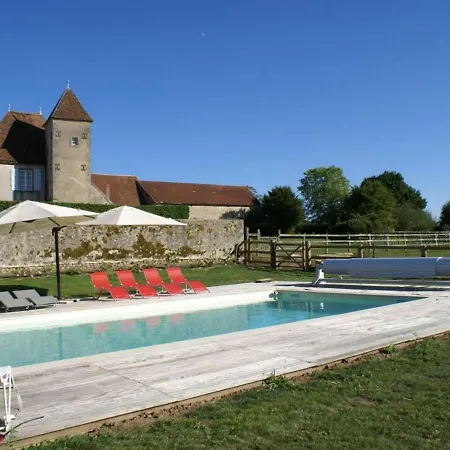 Holiday home Charmante Maison Du Xve Avec Piscine, Jardin Et Terrasse En Lisiere De La Foret De Troncais - Fr-1-489-217